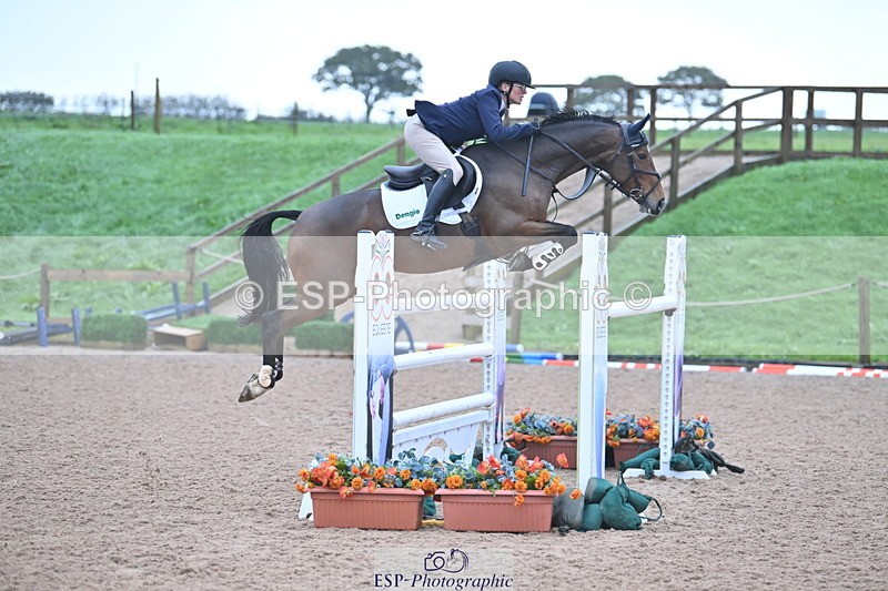 231013A-160504-03201 - Cls 10 National 1.30m Open