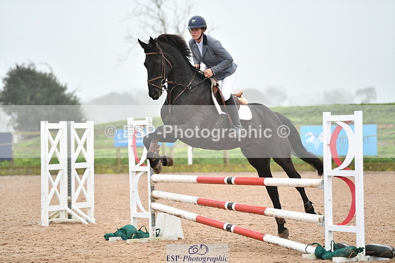 241102A-112152-04272 - SAT Cls 9 British Novice and 90cm Open