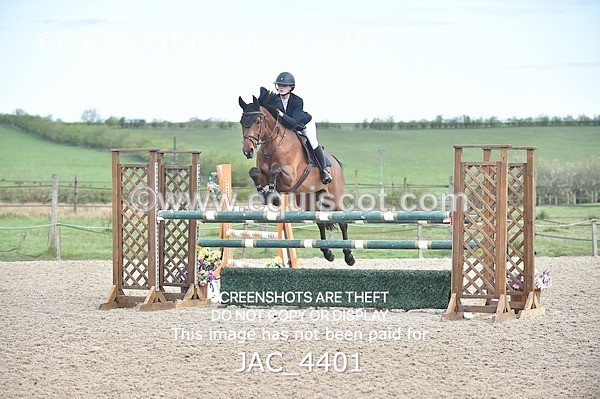 JAC_4401 - CLASS 10 SAT Senior Foxhunter/ 1.20m Open
