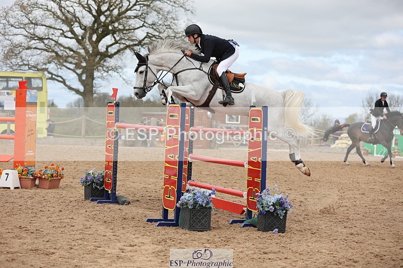 240419A-122728-07238 - Cls 6, 2 Star Medium Tour 1.35m