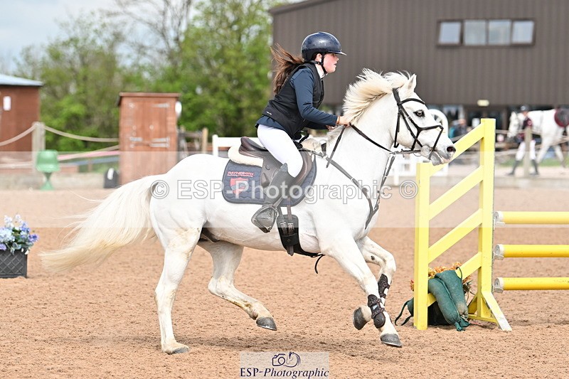 240506A-114820-08616 - Cls 4 Blue Chip Pony Newcomers & 1m Open