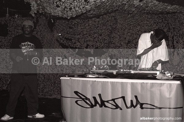 04 ty  dj bizzniss - Sub Tub @ music box 02.06.02