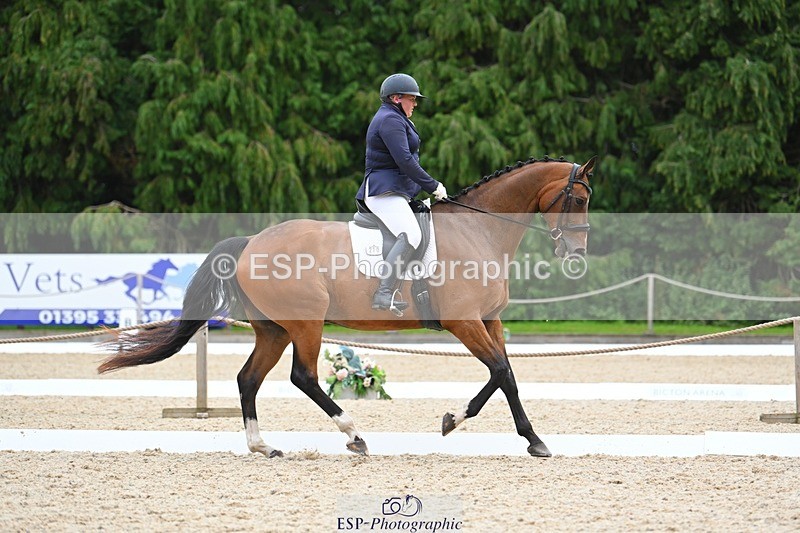 230813-171802-08622 - Cls 14 Medium Silver 16.45 to End