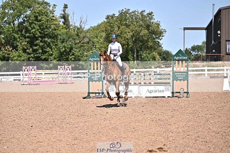 260812-125656-00539 - Cls 6 Foxhunter and 1.20m