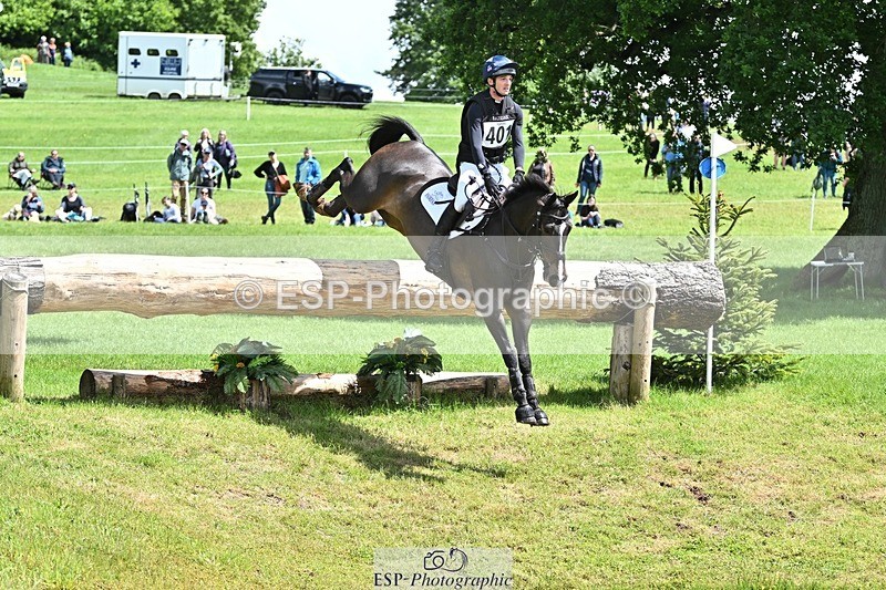 240526-122012-21935 - 401-PLOT_TWIST_B-Tom_Jackson