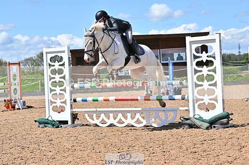 240504A-130632-01701 - Cls 4 Blue Chip Pony Newcomers & 1m Open