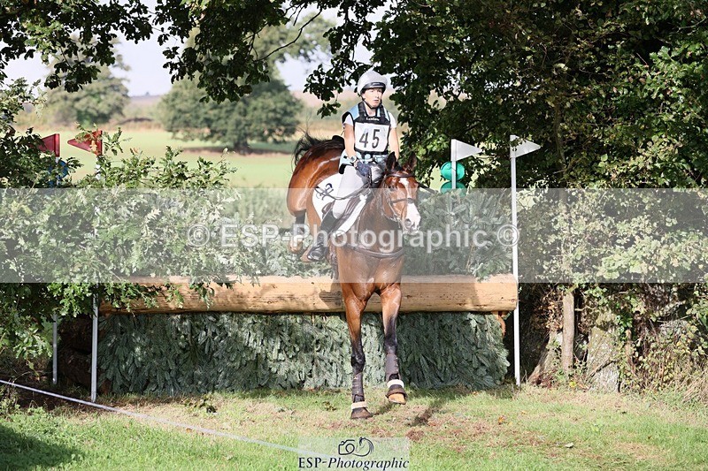 231020-113019-06766 - 045-HILDARE.REGARDE.MOI-Danielle.Mccormack-XC