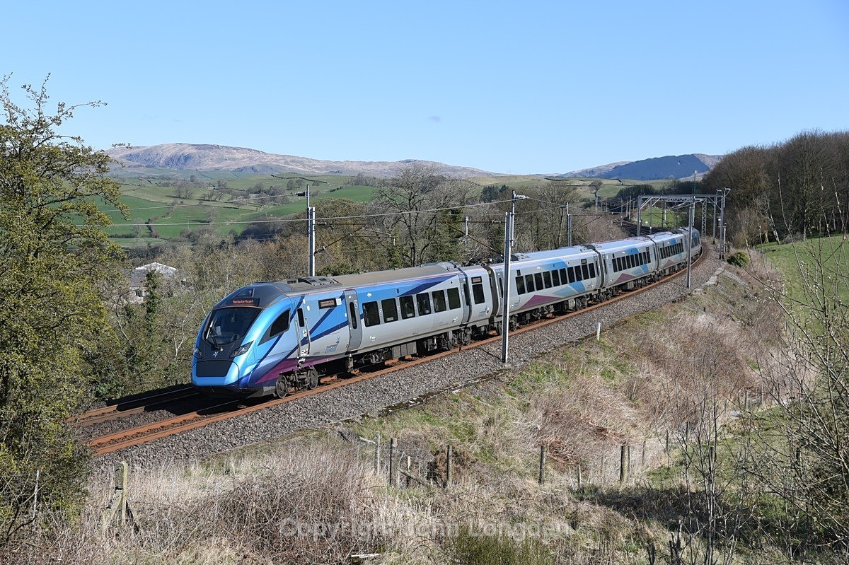 JL - 10.4.21 397011 1M93 08:12 Edinburgh - Man Airport, Bensons Hall - West Coast Main Line (north to south)