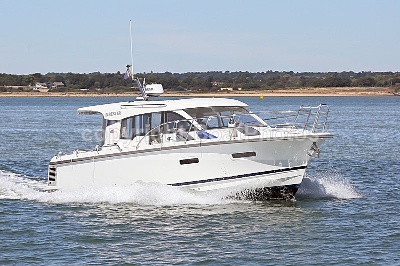 160826 LIBENTER - NIMBUIS 305 COUPE Y92A6002 - Motorboats - Hardtop