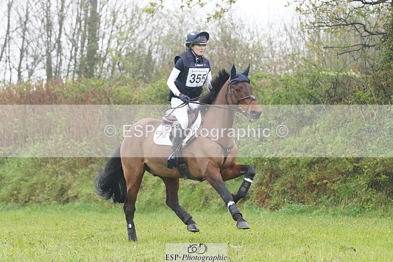 250418-155940-06580 - 355-Xanthe.Baylis-MONBEG.BY.MAGIC