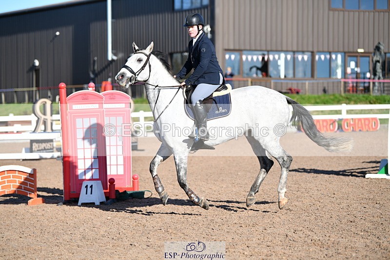 231110A-132245-00543 - Cls 5 Newcomers & 1.10m Open