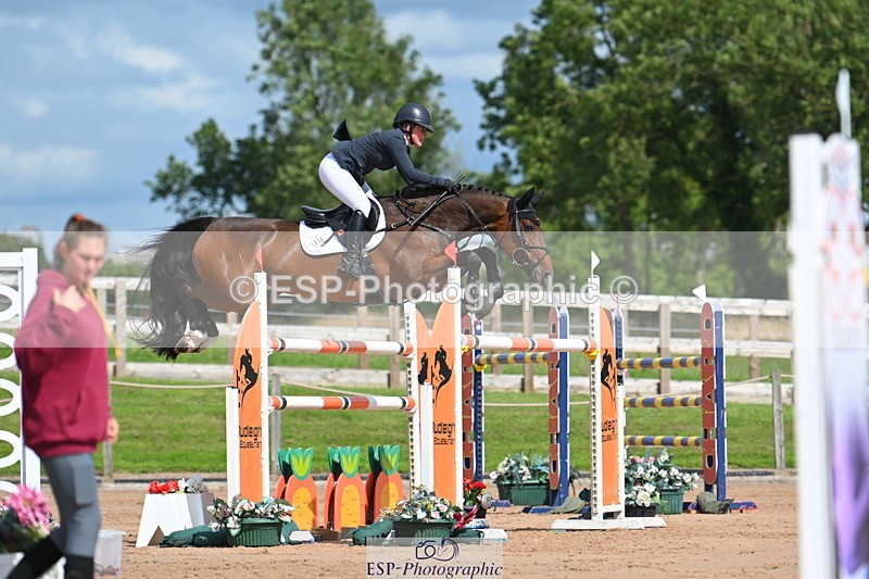 230721A-160015-07550 - Cls 10, 2 Star Big 1.45m Start to break