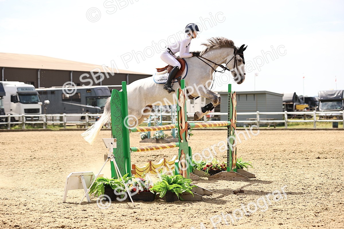 SBM_000704 - Class 15 - Redpost Equestian Senior Foxhunter - 1.20m