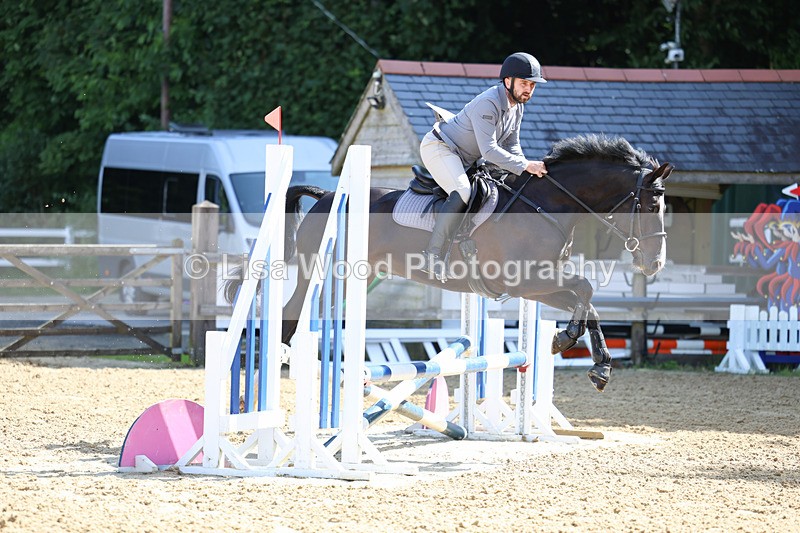 3E7A2620 - Class 2: 70cm Juniors and Seniors