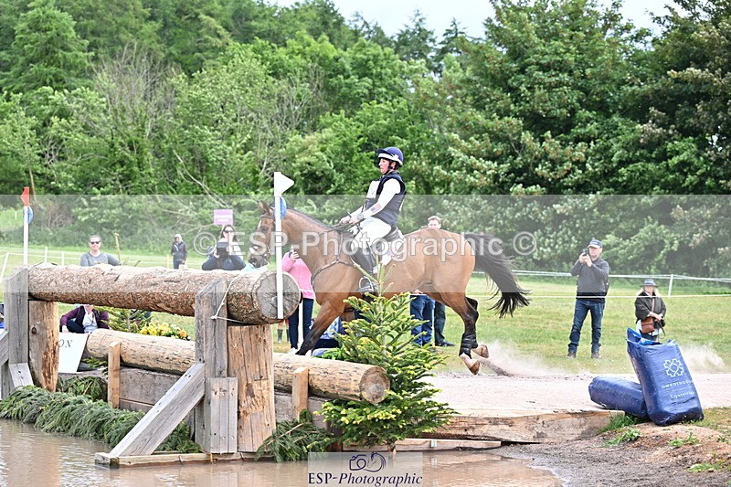 250525A-143234-16498 - D-460-Jenny.Caras-SOMMERSBY