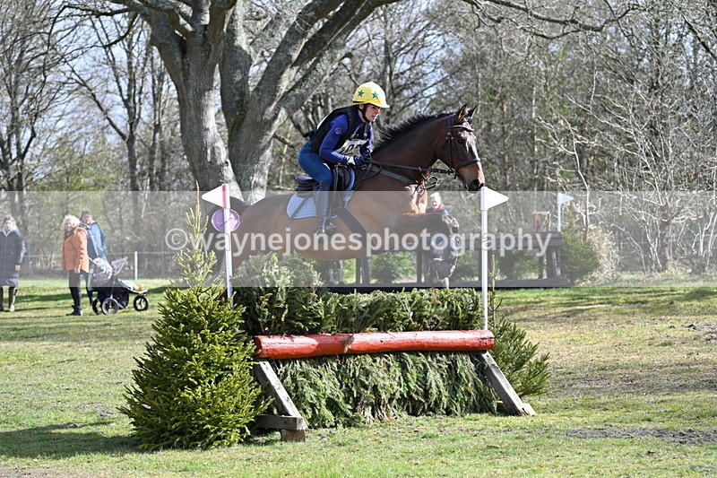 WJ7_0105 - Time 10:13 to 10:38 Times at the Fence