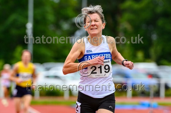 ComMast25-929725 - Track Female Set One