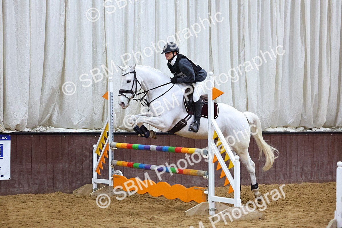 SBM_002866 - Class 6 - Holly & Ivy Stakes - 90cm