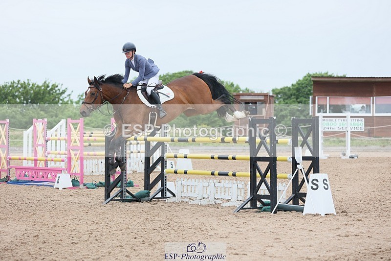 250524-125415-04837 - Cls 15 Snr Fox 1st Rnd