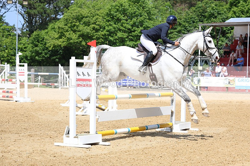 3E7A0210 - Class 9: Senior BN/90cm open