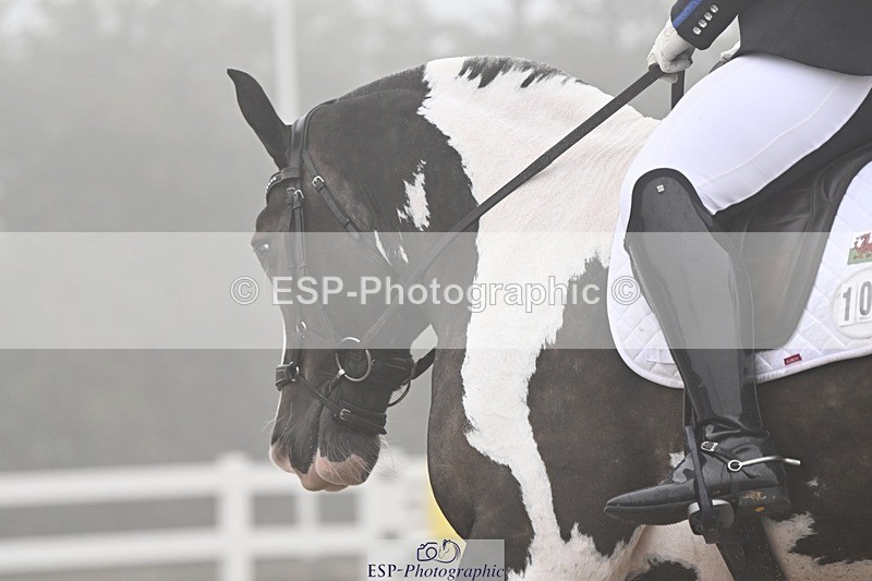 250907-145846-09002 - 106-Lucy.HamblettGalliano.Gold.Dust