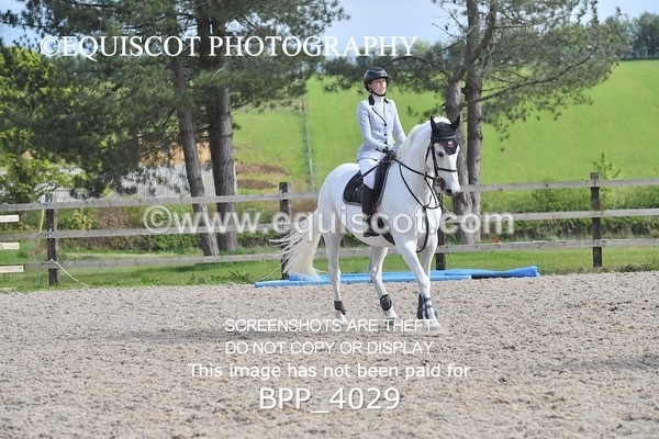 BPP_4029 - CLASS 9 - FRI - Senior Newcomers/ 1.10m Open