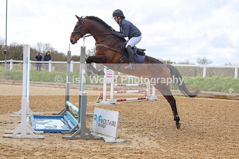 3E7A2078 - Class 8: Senior Foxhunter/1.20 open