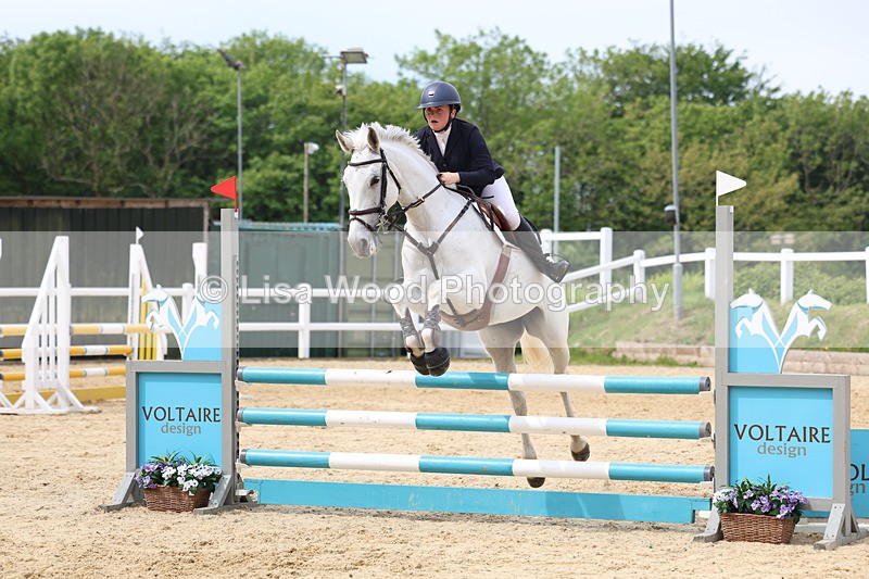 3E7A8625 - Class 4: Senior British Novice/90cm open