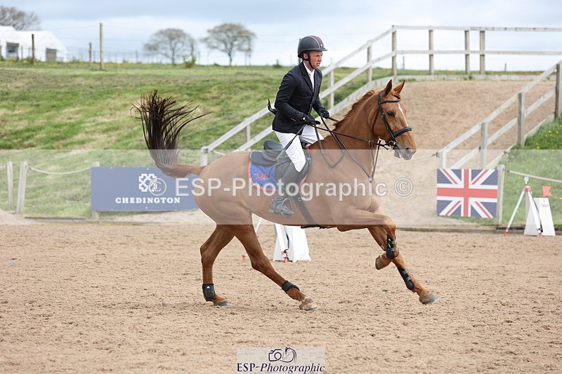 240419A-125124-07492 - Cls 6, 2 Star Medium Tour 1.35m