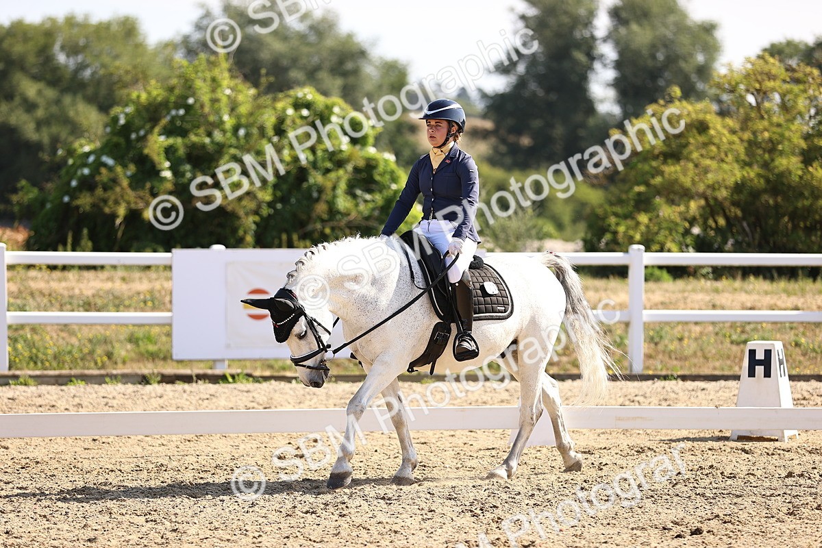SBM_008737 - Novice 5 - 08.30-9.33