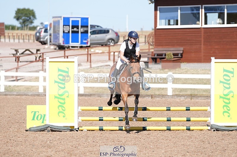 260811-161514-00101 - Cls 3 and 4 Club and Schools 60cm