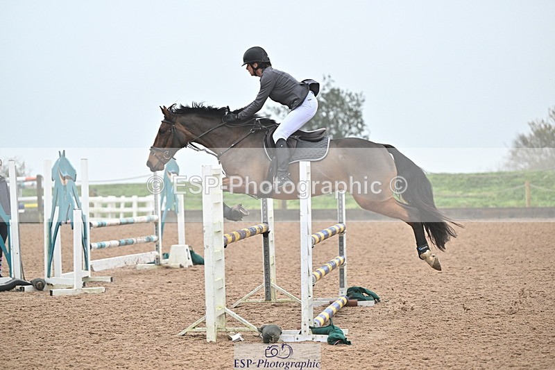 241103A-105747-06817 - SUN Cls 18 British Novice and 90cm Open