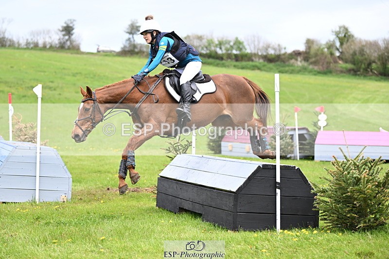 250419-143759-12499 - 713-Helen.Banbury-RED.OCTOBER