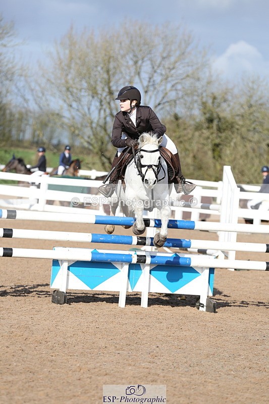 240211A-113200-02473 - Cls 5 Pony Newcomers & 1m Open