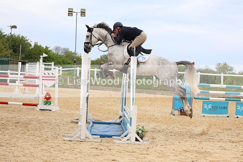 3E7A9672 - Class 9: Senior Foxhunter/1.20 open