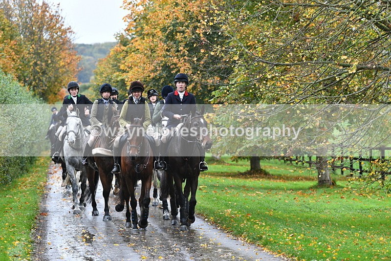 WJ5_6225 - B&B walk back for Hunt Tea !