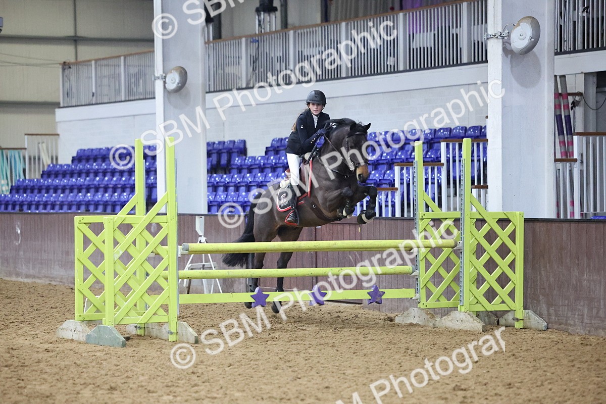 SBM_003423 - Class 11 - Blue Chip Pony Newcomers - 1.00m Open