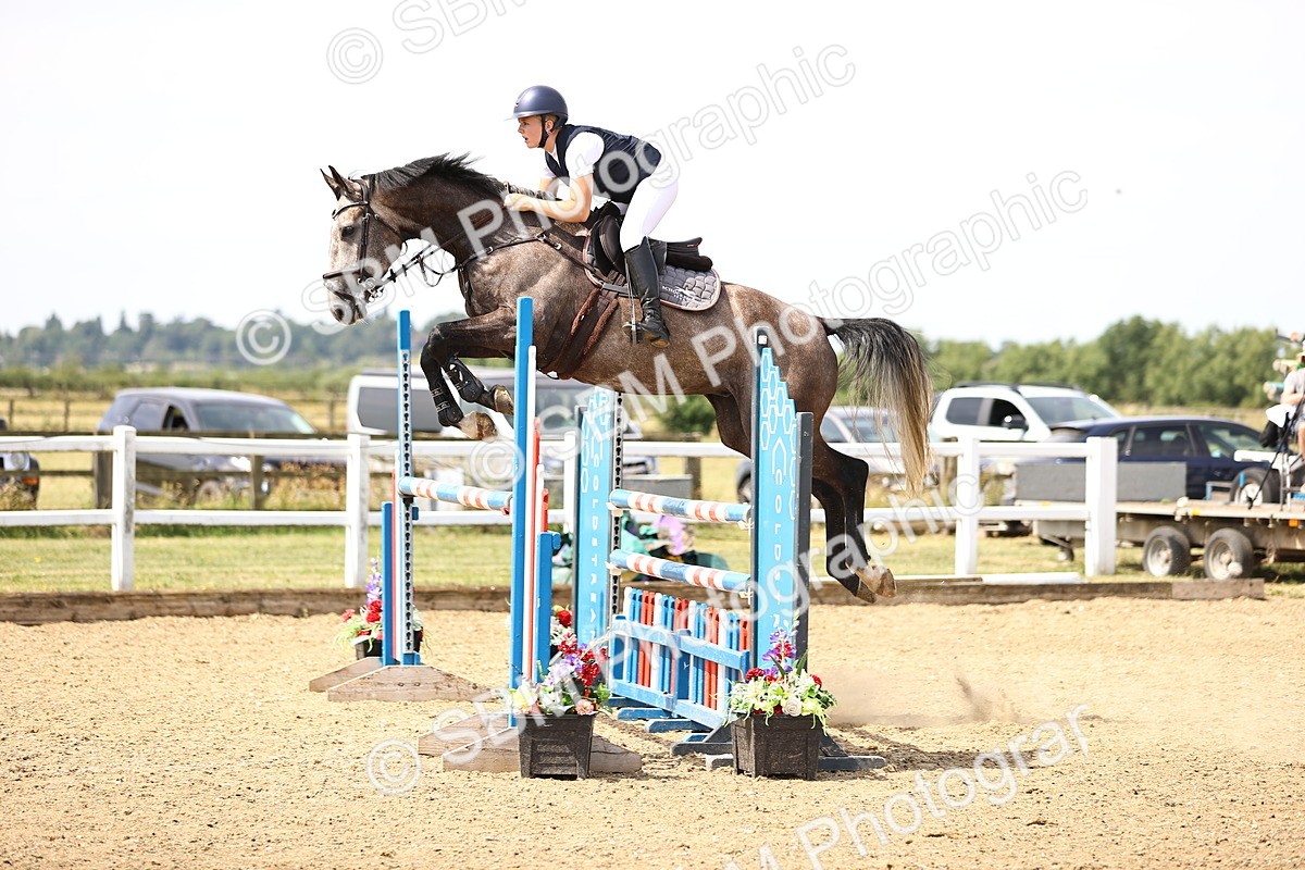 SBM_000512 - Class 15 - Redpost Equestian Senior Foxhunter - 1.20m