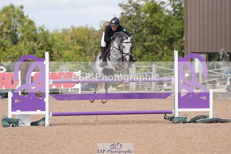250921-121759-02882 - Cls 9 Pony Foxhunter and 1.10m