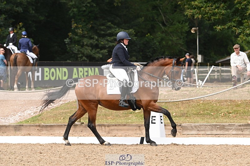 250719A-105033-04054 - 134-Carly.Moore-Taylors.Park.De'.Debutant