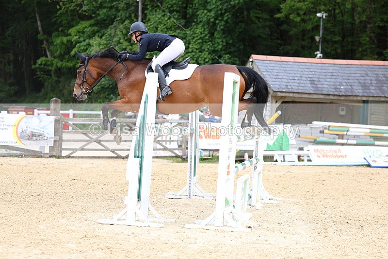 3E7A9438 - Class 8: Senior Newcomers/1.10m open