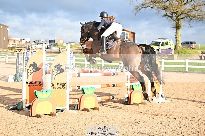 241208-131432-01728 - Cls 21 Newcomers and 1.10m Open