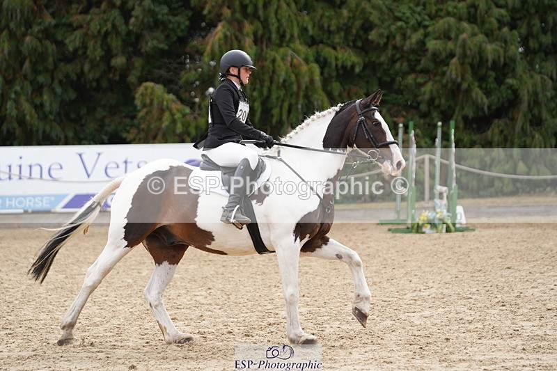 250824A-111033-35095 - 2067-Isla.Ellis-Pied.Piper