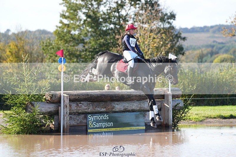 251024A-124112-10747 - B-136-Sophie.Jackson