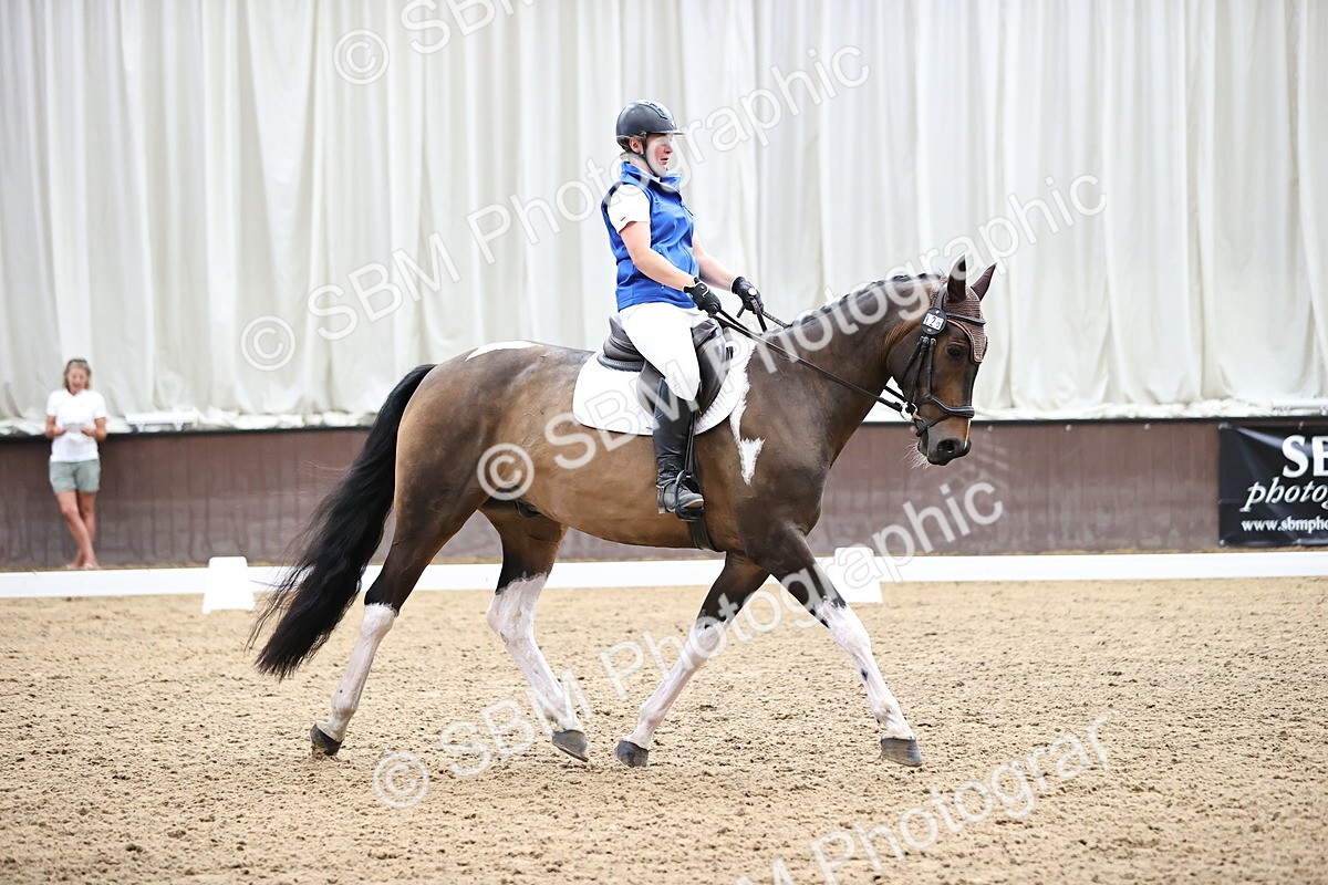 SBM_001807 - Novice 4 - 11.15-13.22