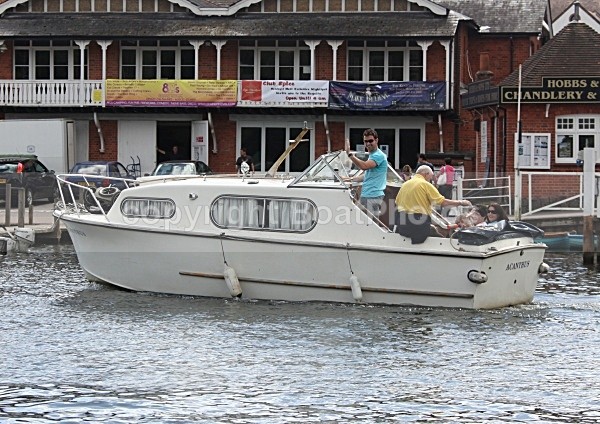 090712 ACANTHUS IMG_0074 - Motorboats - Open