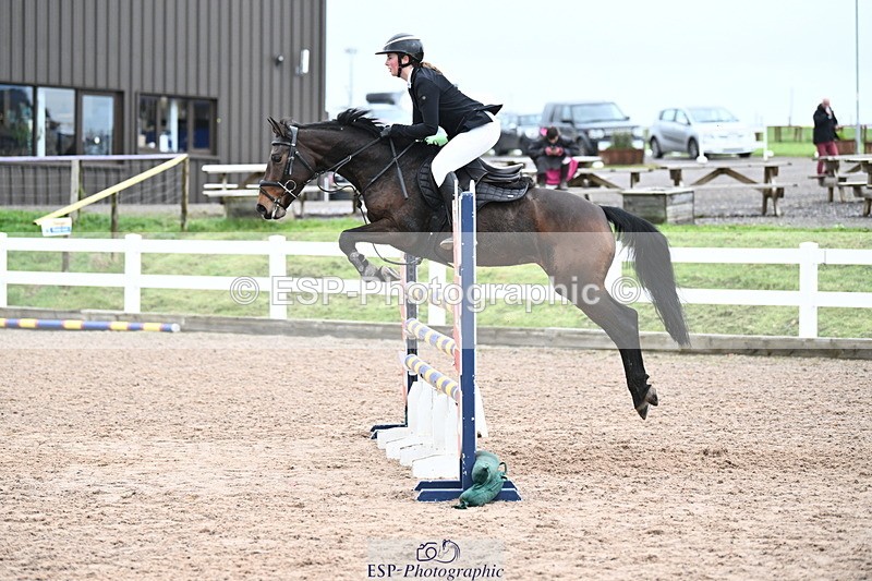 231118A-141735-03358 - Cls 9 Foxhunter & 1.10m Open
