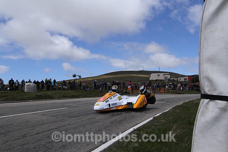 Gary Bryan/ Jamie Winn - Sure Sidecar Race 1