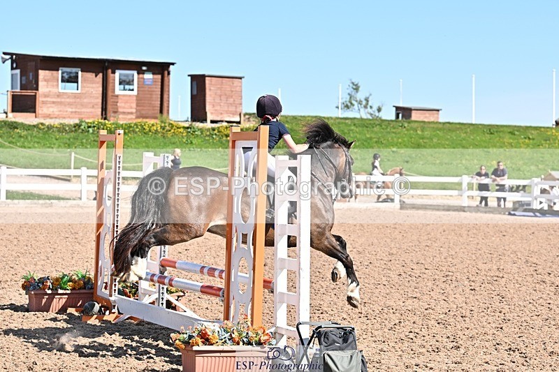 250513-161306-00194 - Clr Rnd & 60cm