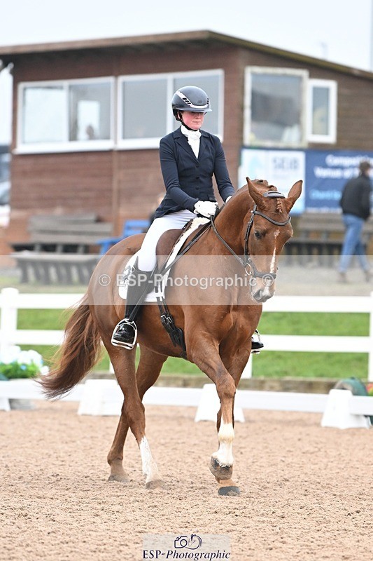 250216-135111-05800 - 257-Beth.Bainbridge-NEWTON.GLOVETROTTER